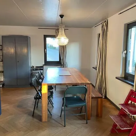 Apartament Beautiful Big House With Garden Tybinga