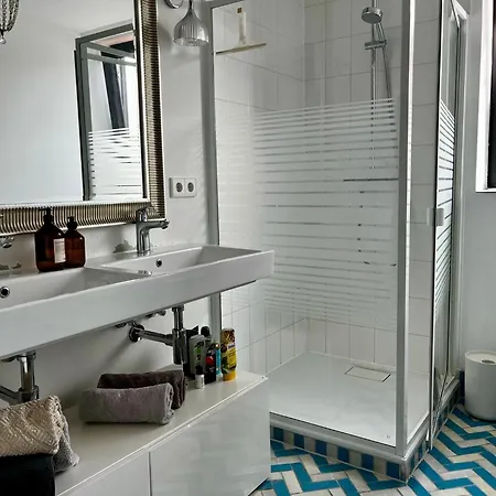 Beautiful Big House With Garden * Tybinga