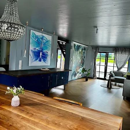 Appartement Beautiful Big House With Garden