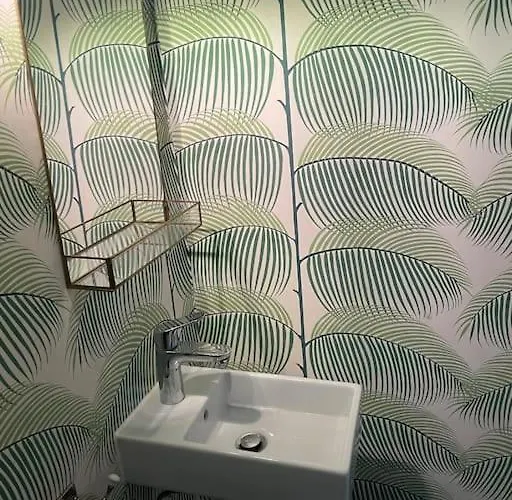 Beautiful Big House With Garden